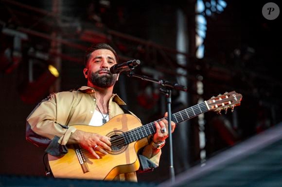 Kendji Girac en concert lors du festival de musique du Printemps de Perouges au Chateau de Saint-Maurice-de-Remens le 29 juin 2025. © Sandrine Thesillat / PsNewZ / Bestimage