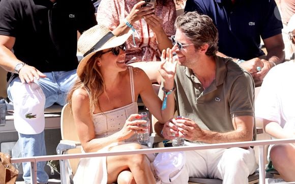 Constance Labbé et son compagnon Tom Leeb dans les tribunes lors des Internationaux de France de Tennis de Roland Garros 2025. Paris, le 30 mai 2025. © Jacovides/Moreau/Bestimage