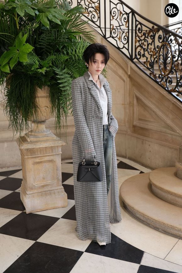 Xin Liu au photocall du défilé de mode DIOR Collection Haute Couture Automne/Hiver 2026-2027 lors de la Fashion Week de Paris (PFW) au musée Rodin, à Paris, France, le 6 juillet 2026. © Denis Guignebourg/Bestimage
