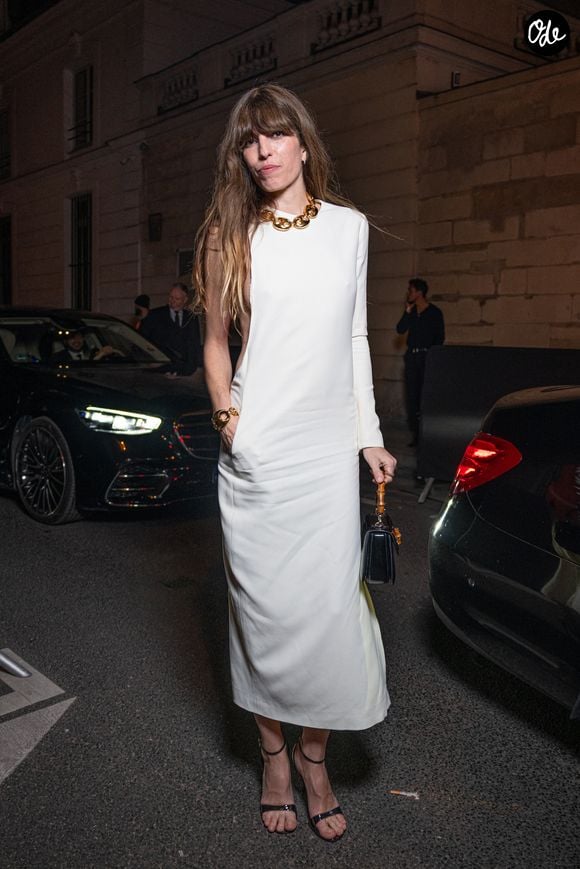 Lou Doillon arrivant au dîner de la maison Gucci "The art of silk" à l'Hôtel de Maisons à Paris le 2 avril 2025. © Yehiel Chekroune / Bestimage