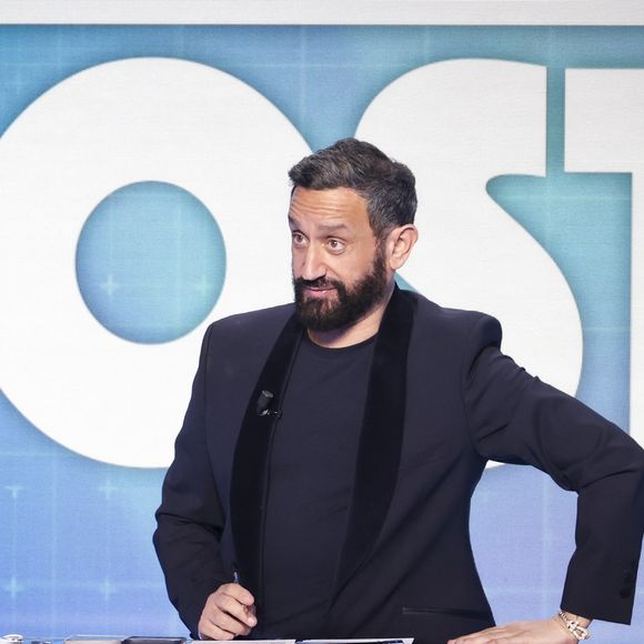 Exclusif - Cyril Hanouna, sur le plateau de l’émission « TPMP » présentée par C.Hanouna et diffusée en direct sur Youtube et sur toutes les box (SFR, FREE, Bouygues, MyCanal etc), Paris, France, le 20 mars 2025. © Jack Tribeca / Bestimage