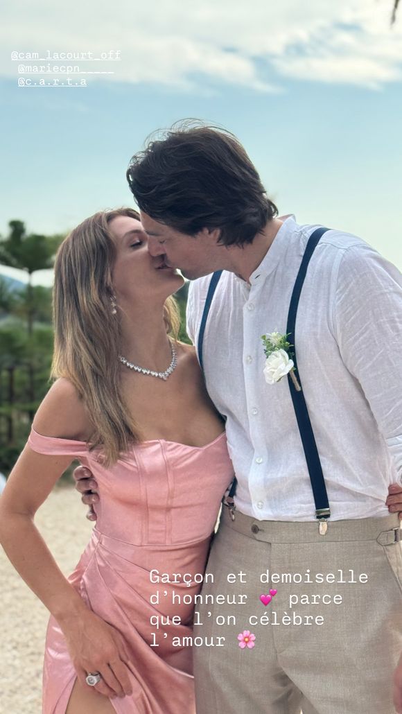 Belle journée de mariage pour Alice Detollenaere et Camille Lacourt !

Alice Detollenaere et Camille Lacourt demoiselle et garçon d'honneur au mariage de leurs amis