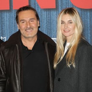 Interviewé dans l’émission "C à Vous", il a expliqué avoir eu beaucoup de mal à perdre les kilos pris pour son rôle dans Astérix et Obélix : L'Empire du milieu.

Gilles Lellouche et sa compagne Alizée Guinochet - Avant-première du film "Chien 51" au cinéma le Grand Rex à Paris le 13 octobre 2025. © Coadic Guirec/Bestimage