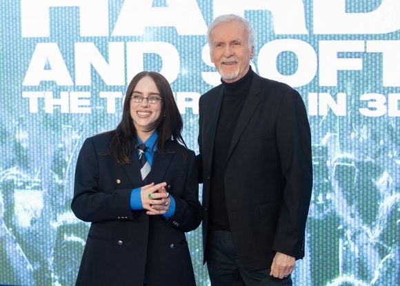 Quelques centaines de fans privilégiés ont pu découvrir en avant-première mondiale le film-concert événement "Hit Me Hard and Soft : The Tour (Live in 3D)", réalisé par le légendaire James Cameron.

Billie Eilish et James Cameron à la première du film "Billie Eilish Hit Me Hard and Soft : The Tour Live in 3D" le 28 avril 2026 à Londres, Angleterre. © STARMAX / BESTIMAGE