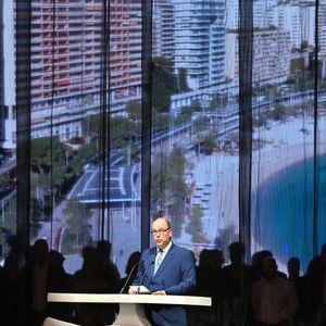Le prince Albert II de Monaco et la princesse Charlene ont célébré les 25 ans du Grimaldi Forum et inauguré l'extension de l'espace d'exposition accompagné par M. Pierre André Chiappori représentant le ministre d'Etat de la Principauté, M. Henri Fissore, le président du Grimaldi, et de Mme Sylvie Biancheri, la directrice générale, à Monaco le 16 janvier 2025. © Bruno Bebert/Bestimage