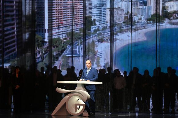 Le prince Albert II de Monaco et la princesse Charlene ont célébré les 25 ans du Grimaldi Forum et inauguré l'extension de l'espace d'exposition accompagné par M. Pierre André Chiappori représentant le ministre d'Etat de la Principauté, M. Henri Fissore, le président du Grimaldi, et de Mme Sylvie Biancheri, la directrice générale, à Monaco le 16 janvier 2025. © Bruno Bebert/Bestimage