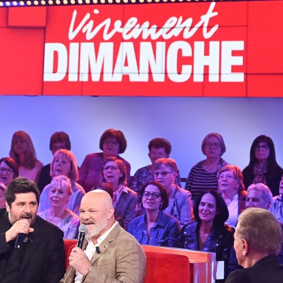 Exclusif - Patrick Fiori, Philippe Etchebest et Michel Drucker lors de l'enregistrement de l'émission Vivement dimanche au studio Rive gauche, présentée par M.Drucker, diffusée sur France 3 le 17 mai 2026, à Paris, France, le 21 avril 2026. © Guillaume Gaffiot/Bestimage