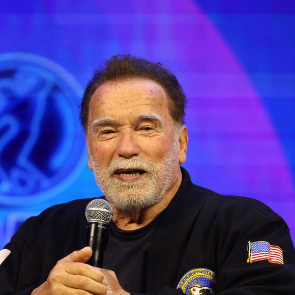 À travers son blog, il partage désormais une vision du sport axée sur la santé et la longévité.

Arnold Schwarzenegger au festival Arnold Sports UK. © Imago/PsnewZ/Bestimage