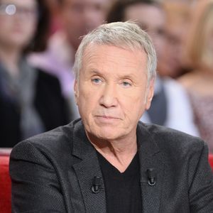 Yves Rénier - Enregistrement de l'émission "Vivement Dimanche" à Paris le 15 Décembre 2015 et qui sera diffusée le 6 Janvier 2016. COADIC GUIREC / BESTIMAGE