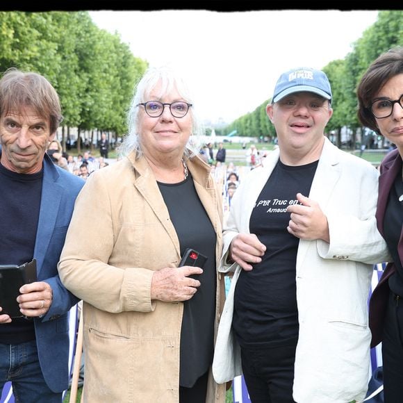 Exclusif - Rachida Dati assiste à la soirée de clôture de la 23e édition du Festival du 7e Art dans le 7e, suivi de la projection d' "Un p'tit truc en plus", en présence notamment d'Arnaud Toupense, l'un des comédiens. Paris, Place Vauban. Le 6 juin 2025. © Alain Guizard / Bestimage