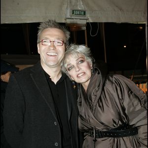Laurent Ruquier a également expliqué qu'il relisait parfois les textos et réécoutait les derniers messages vocaux de son amie Marie Laforêt.
Laurent Ruquier et Marie Laforêt à la générale du spectacle "Saltimbanco" du Cirque du Soleil.
© RINDOFF-BAHI / BESTIMAGE