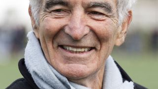 "Vive le foot !" : Raymond Domenech  se voit confier une nouvelle mission par une grande chaîne