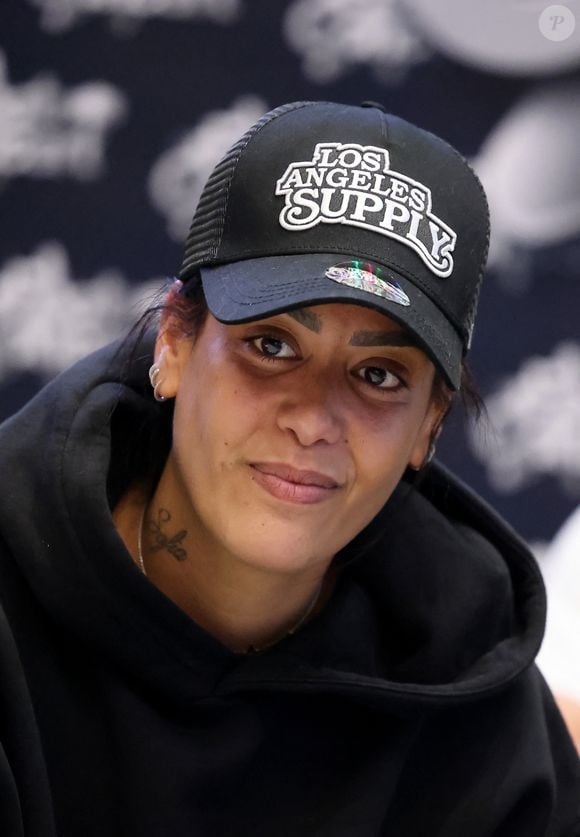 Amel Bent - Conférence de presse de la nouvelle édition du Foot-Concert organisé par le Réseau A.Ma.N.D./Huntington Avenir à la LDLC Arena à Lyon le 11 Novembre 2024. Cet événement solidaire unique en France rassemble le sport et la musique pour lutter contre les maladies neurodégénératives. © Dominique Jacovides/Bestimage