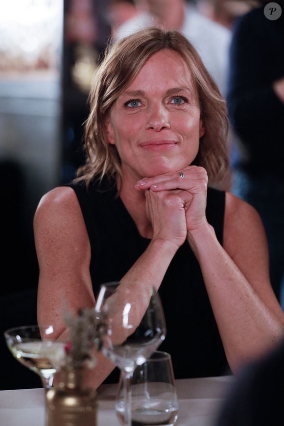 Malgré les 16 ans qui les séparent, elles ont craqué l'une pour l'autre...

Exclusif - Anne Le Nen - Tournage de l'émission "Panique au 31", scénarisée par A.Ducret et T.Villa, réalisée par G.Leforestier, diffusée le 30 décembre 2024 sur TF1. © Christophe Clovis / Bestimage