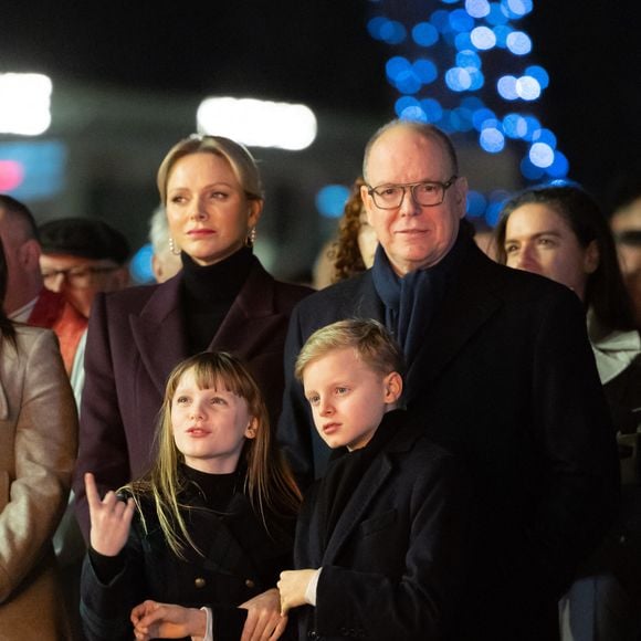 Le prince Albert II de Monaco, La princesse Charlène de Monaco, La princesse Gabriella de Monaco, comtesse de Carladès, Le prince Jacques de Monaco, marquis des Baux - La famille princière de Monaco lors de l'embrasement de la barque dans le cadre des célébrations de la Sainte-Dévote, Sainte Patronne de Monaco le 26 janvier 2024.

© Olivier Huitel / Pool Monaco / Bestimage