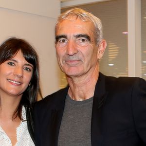 Estelle Denis, Raymond Domenech - Soirée d'inauguration des nouvelles Renault Espace et Clio lors du salon de l'automobile au Parc des Expositions de la porte de Versailles à Paris le 2 octobre 2014.
©Rachid Bellak / Christophe Clovis / Bestimage