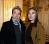 En rémission de son cancer du poumon, Florent Pagny a déjà repris sa place sous le feu des projecteurs, et avec l’indéfectible soutien de son épouse, Azucena Caamaño.

Azucena Caamaño et Florent Pagny lors de la cérémonie de la remise de la médaille de chevalier de l'ordre des arts et des lettres à Alexandre Kirchhoff, PDG du label Capitol Music France, au Ministère de la Culture à Paris.

© Cyril Moreau / Bestimage