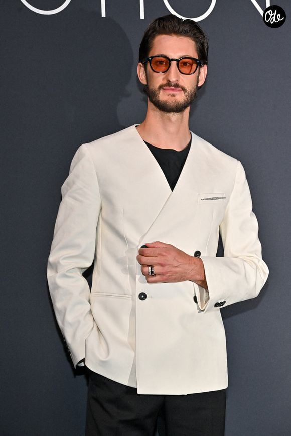 Pierre Niney lors du dîner "Kering Women In Motion" à Cannes, le 18 mai 2025. Photo : Julien Reynaud/APS-Medias/ABACAPRESS.COM