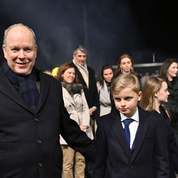 Le prince Albert II de Monaco, le prince héréditaire Jacques, marquis des Baux, sont au Quai Antoine 1er au port Hercule pour le traditionel embrasement de la barque. © Bruno Bebert / Bestimage