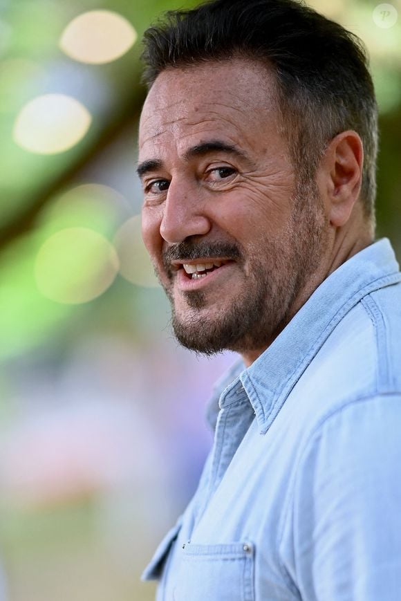 Des sites comme neo.tv et Vinalia ont également été sanctionnés.

Jose Garcia participe au photocall A Toute Allure lors du 17ème Festival du Film Francophone d'Angoulême le 31 août 2024 à Angoulême, France. Photo par Franck Castel/ABACAPRESS.COM