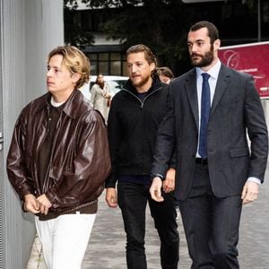 Pierre Sarkozy, Jean Sarkozy et Louis Sarkozy, les fils de N.Sarkozy - Procès de l'affaire du financement libyen présumé de la campagne présidentielle de 2007, impliquant douze prévenus dont N.Sarkozy, au tribunal correctionnel de Paris, le 25 septembre 2025. 
© Julien Sarkissian / Bestimage