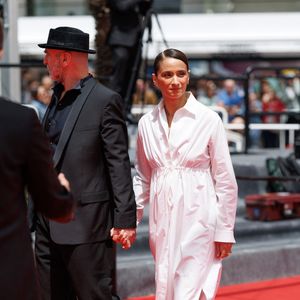 Eric Cantona et sa femme Rachida Brakni - Montée des marches du film " Soudain " lors du 79ème Festival International du Film de Cannes, le 15 mai 2026. © Jacovides-Moreau / Bestimage