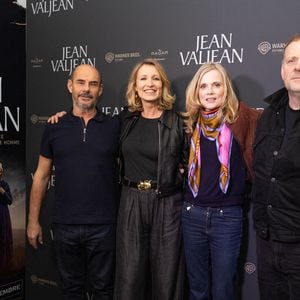 Bernard Campan, Alexandra Lamy, Isabelle Carré, Grégory Gadebois à la première du film "Jean Valjean" au cinéma Publicis à Paris le 17 novembre 2025.

© Julien Sarkissian / Bestimage