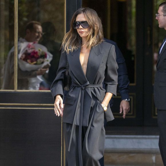 Victoria Beckham quitte son hôtel à Paris. GOFF INF / BESTIMAGE