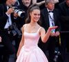 Le jeune femme a été Miss France 2026 en direct sur TF1 le samedi 6 décembre 2025

Hinaupoko Devèze, Miss France 2026 - Montée des marches du film " Amarga Navidad " lors du 79ème Festival International du Film de Cannes, le 19 mai 2026. © Jacovides-Moreau / Bestimage