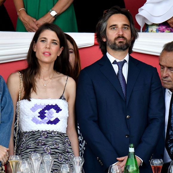Une séparation qui n'a pas été facile.

Charlotte Casiraghi et son mari Dimitri Rassam durant la dernière soirée de la 17eme édition du Longines Global Champions Tour à Monaco, sur le port de Monaco, pour le Longines Global Champions. © Bruno Bebert/Bestimage