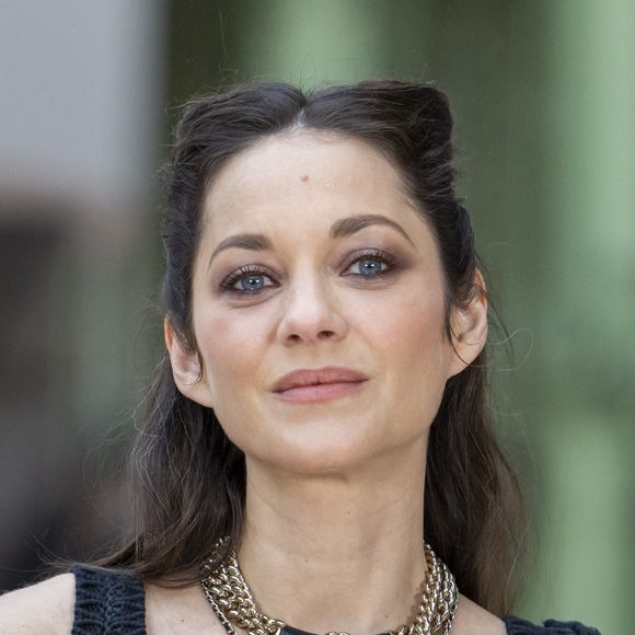 Marion Cotillard révèle cette chose qu’elle déteste dans son métier

Marion Cotillard au défilé Chanel au Grand Palais, "Collection Haute Couture Printemps/Eté" lors de la Fashion Week de Paris. 
© Olivier Borde / Bestimage