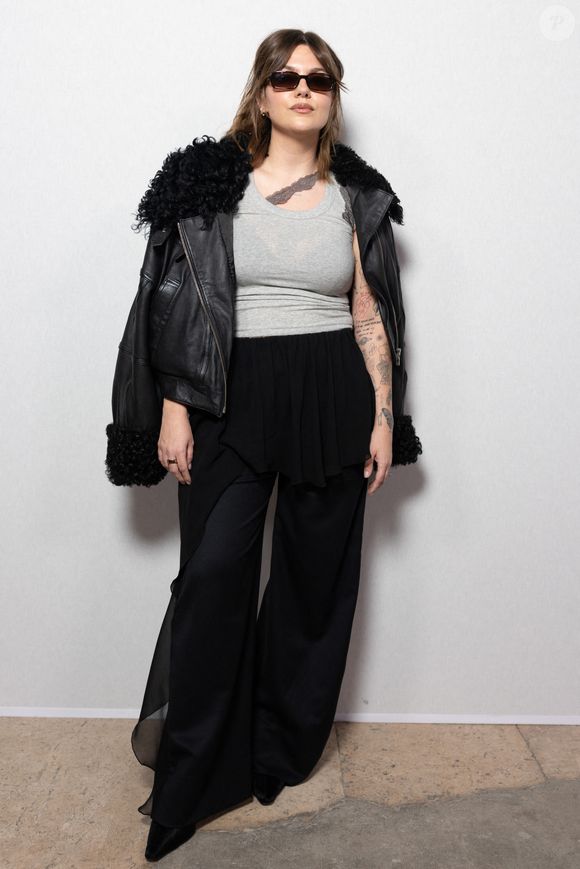 Louane Emerat au photocall du défilé Vaillant Collection Femme Prêt-à-Porter Automne/Hiver 2026-2027 lors de la Fashion Week de Paris (PFW) au palais de Tokyo, à Paris, France, le 6 mars 2026. © Julien Sarkissian/Bestimage