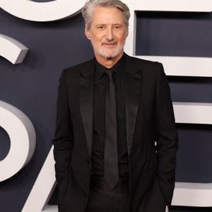 Antoine de Caunes arrive à la 51e cérémonie des César, qui s'est tenue à l'Olympia le 26 février 2026, à Paris, en France. Photo de Jérôme Domine/ABACAPRESS.COM