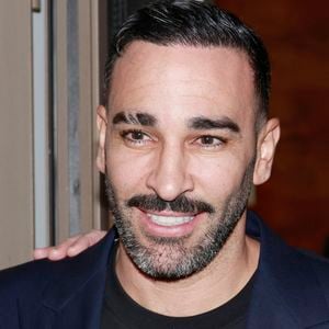 Mais à Marseille, ce n'est pas pour jouer au football que l'ancien professionnel a fait le déplacement.
Adil Rami - Vernissage de l'exposition photos et du livre "La Boxe fait son cinéma" à l’hôtel Brach à Paris le 23 Septembre 2025. © Christophe Aubert via Bestimage
