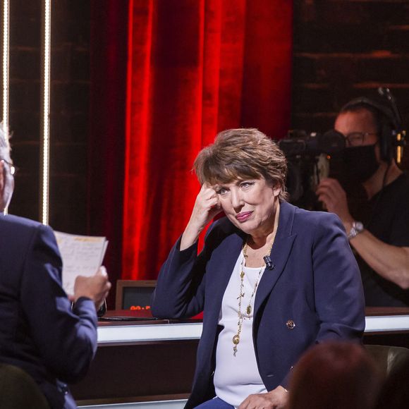 Exclusif - Laurent Ruquier et Roselyne Bachelot, ministre e la Culture   - Enregistrement de l'émission "On Est Presque En Direct" (OEED), présentée par L.Ruquier, et diffusée sur France 2 le 14 novembre 2020. 
© Jack Tribeca / Bestimage
