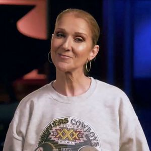 Céline Dion a fait une apparition remarquée, dimanche 6 octobre, dans une vidéo en amont d’une rencontre de football américain entre Pittsburgh Steelers et les Dallas Cowboys