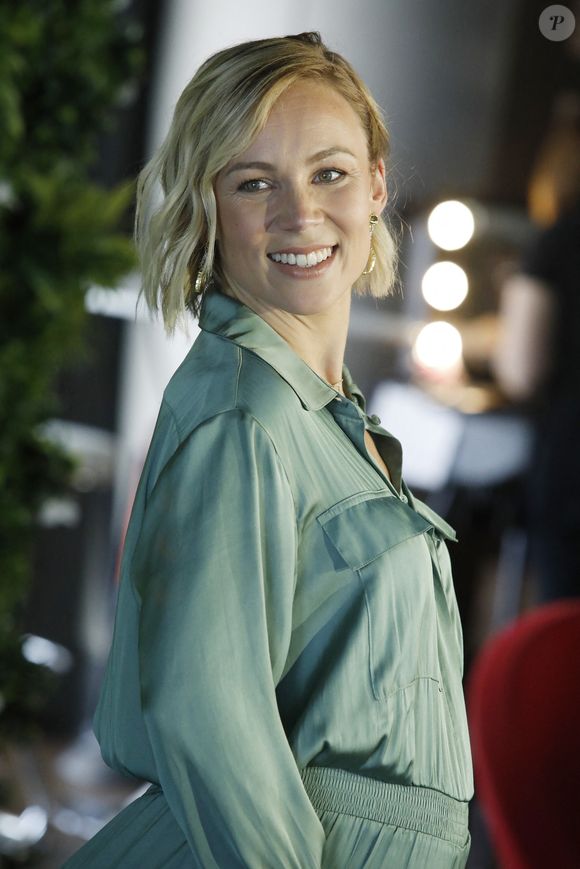 Emmanuelle Berne (enceinte) au photocall de la série "Danse avec les stars" lors du 62ème Festival de Télévision de Monte-Carlo, à Monaco, le 18 juin 2023. © Denis Guignebourg/BestImage