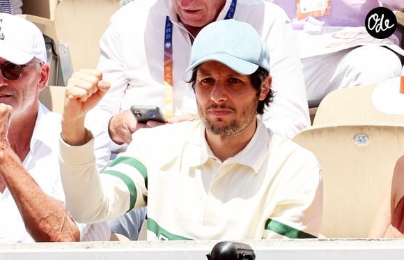 Le chanteur Vianney et sa femme Catherine Robert, assistent aux Internationaux de France de Tennis de Roland Garros 2026, le 28 mai 2026. © Jacovides / Moreau / Bestimage