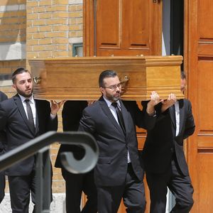 Cercueil de Ludovic Chancel - Obsèques de Ludovic Chancel, le fils de Sheila, en l'église Notre dame d'Eylau à Paris, le 17 juillet 2017. Il a ensuite été enterré au cimetière des Arches à Louveciennes.