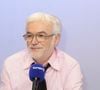 Exclusif - Pascal Praud - C.Hanouna avec ses chroniqueurs G.Maillet, E.Naulleau, G.Le Bret, V.Benaim, R.Aabou, et les invités du jour, P.Praud, M.Vallet, E.Zemmour et M.Valls, aux commandes de l’émission "On Marche Sur La Tête"  diffusée en direct sur les ondes de radio Europe 1, à Paris, France, le 17 juin 2024. © Jack Tribeca/Bestimage