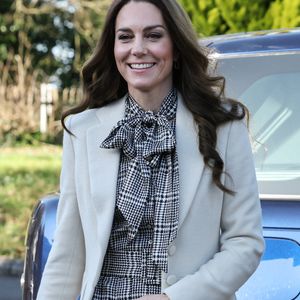 "Son grand-père était un très bon photographe. Quand elle était enfant, il lui montrait ses diapositives. C'est lui qui lui a appris à prendre des photos", rapportait le Daily Express en mars 2022.

Catherine (Kate) Middleton, princesse de Galles visite Tŷ Hafan, un hospital pour enfants qui soutient les familles du Pays de Galles pour garantir que les enfants atteints de maladies réduisant l'espérance de vie vivent une vie épanouissante, à Sully, Cardiff, Royaume-Uni, le 30 janvier 2025. Julien Burton / Bestimage