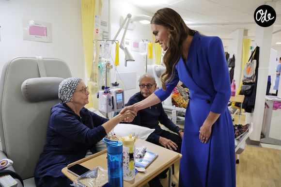 La princesse de Galles a rencontré le personnel et des patients

La princesse de Galles (Catherine Kate Middleton, princesse de Galles) visite le Christie NHS Foundation Trust, pour mettre en évidence le pouvoir de guérison des soins holistiques, parallèlement aux soins cliniques, pour les personnes vivant avec et au-delà du cancer, à Manchester, au Royaume-Uni, le 4 juin 2026.

© Andy Stenning/WPA-Pool/ Julien Burton / Bestimage