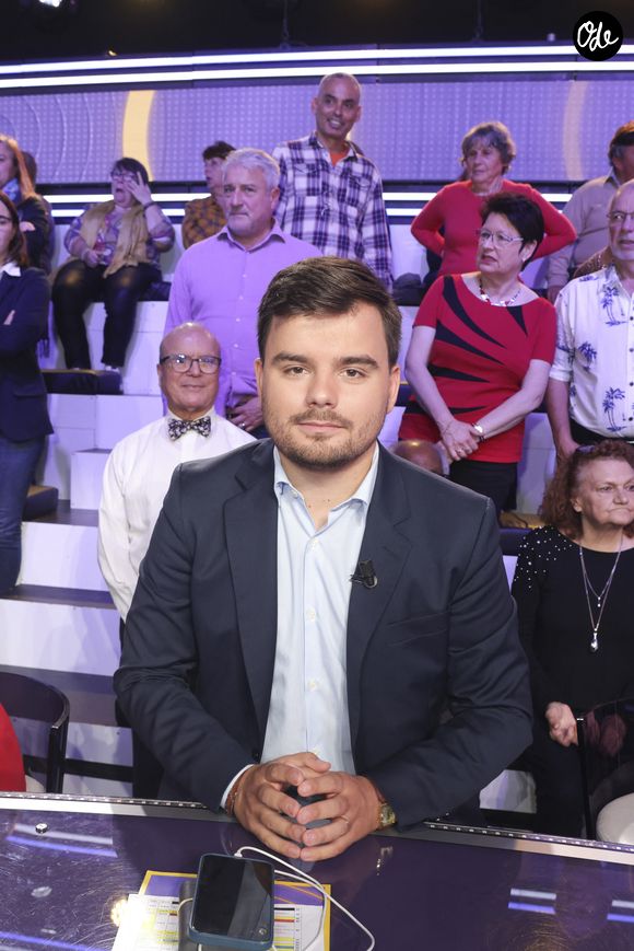 Exclusif - Gauthier Le Bret sur le plateau de l'enregistrement de l'émission " Face à Hanouna " présentée par C.Hanouna et diffusée sur C8 le 12 octobre 2024, à Paris, France, le 10 octobre 2024. © Jack Tribeca / Bestimage