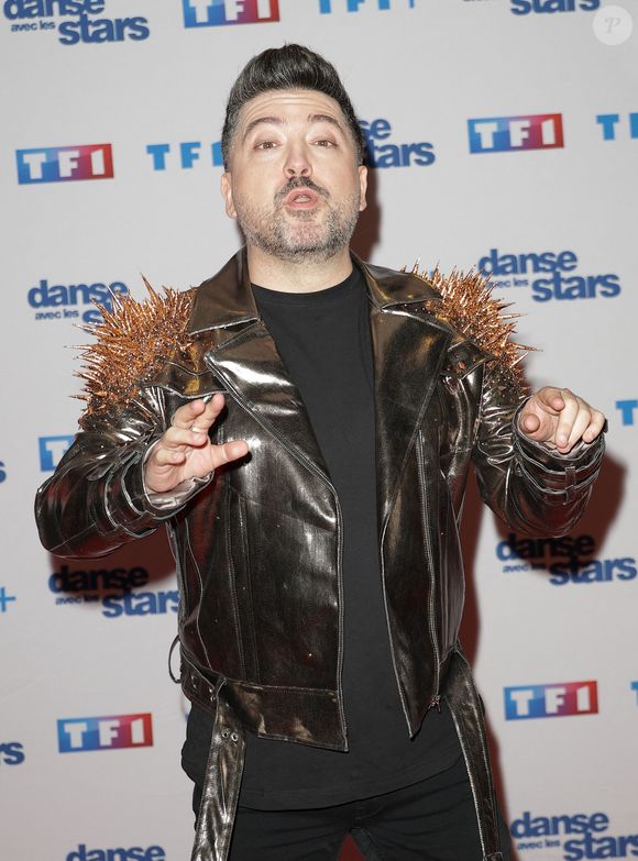 Chris Marques - Photocall de lancement de la saison 2026 de "Danse avec les stars" (DALS) au siège de TF1 à Boulogne-Billancourt le 18 décembre 2025. © Coadic Guirec/Bestimage