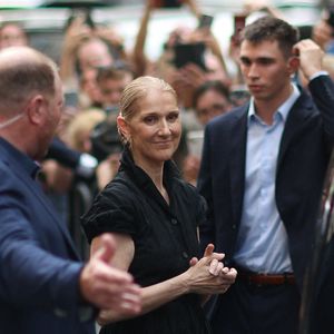 Céline Dion à la sortie de l'hôtel Royal Monceau à Paris avant l'ouverture des Jeux Olympiques (JO) de Paris 2024, à Paris, France, le 24 juillet 2024.
Agence/Bestimage