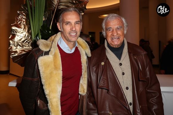 Des coïncidences, des imprévus ou des détails qui, pour ceux qui les vivent, prennent une dimension profondément symbolique. 

Paul Belmondo et son père Jean-Paul Belmondo lors du photocall du 12ème Gala 2017 de l’Association pour la Recherche sur Alzheimer à la salle Pleyel dans le 8ème arrondissement, à Paris, France © Cyril Moreau/Bestimage