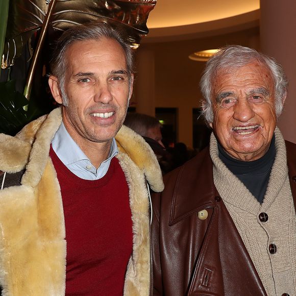 Des coïncidences, des imprévus ou des détails qui, pour ceux qui les vivent, prennent une dimension profondément symbolique. 

Paul Belmondo et son père Jean-Paul Belmondo lors du photocall du 12ème Gala 2017 de l’Association pour la Recherche sur Alzheimer à la salle Pleyel dans le 8ème arrondissement, à Paris, France © Cyril Moreau/Bestimage
