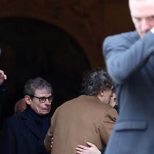 Jean Dujardin, Albert Dupontel - Sorties des obsèques du réalisateur Bertrand Blier en l'église Saint-Roch à Paris le 29 janvier 2025. © Dominique Jacovides/Bestimage