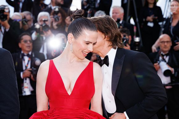 Hayley Atwell, Tom Cruise - Montée des marches du film « Mission Impossible : The Final Reckoning » lors du 78ème Festival International du Film de Cannes, au Palais des Festivals à Cannes. Le 14 mai 2025
© Jacovides-Moreau / Bestimage