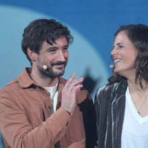 Exclusif - Jérémy Frérot, Laure Manaudou - Surprises - Enregistrement de l'émission "La Chanson secrète 11" à Paris, diffusée le 24 juin sur TF1.
Après le succès des précédentes éditions, " LA CHANSON SECRETE ", présentée par N.Aliagas et produite par DMLS TV, revient sur TF1.
8 artistes ne savent rien de ce qui va se passer pour eux !
Ils ont accepté de jouer le jeu, de se laisser totalement surprendre, émouvoir, parfois même déstabiliser car ils vont découvrir en même temps que les téléspectateurs une surprise : une chanson qui leur est chère revisitée et réinterprétée par un artiste.
 Des mises en scène spectaculaires au service de l'émotion... Et des émotions fortes pour l'artiste assis dans le fauteuil grâce à la venue sur le plateau de proches et d'invités inattendus.
Les téléspectateurs seront aux premières loges pour vivre ces moments d'intimité musicale rare.
Dans ce nouveau numéro, un couple rare en télévision, un chef étoilé, un invité piégé venu pour répéter une surprise à un autre guest sans s'attendre à être lui-même invité dans le fauteuil, des participants exceptionnels tels que le frère d'un guest pour la première fois en France...
© Cyril Moreau / Bestimage